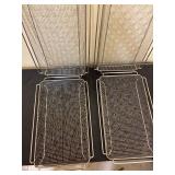 set of 4 wired baking sheets