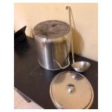 cooking pot