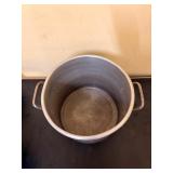 cooking pot