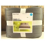 Full/Qeen Satin Quilt - Room Essentials