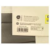 Full/Qeen Satin Quilt - Room Essentials