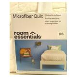 Microfiber Quilt - Room Essentials