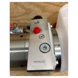 12V DC double-acting hydraulic power unit with an 8-quart plastic reservoir (untested)