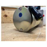 12V DC double-acting hydraulic power unit with an 8-quart plastic reservoir (untested)