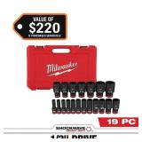 Milwaukee SHOCKWAVE 1/2 in. Drive SAE 6 Point Impact Socket Set (19-Piece)