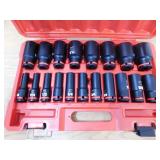 Milwaukee SHOCKWAVE 1/2 in. Drive SAE 6 Point Impact Socket Set (19-Piece)