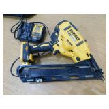 DEWALT 20V MAX XR Lithium-Ion Cordless 2-1/2 in. 15-Gauge Finish Nailer Kit Charger and Contractor Bag