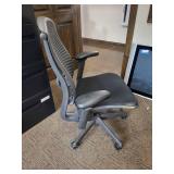 Ergonomic Mesh Office Chair - Black Seat, 5-Star Base, Adjustable Armrests