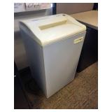 Fellowes Powershred 220 Paper shredder with bags - measuring 17 x 17 x 32 in
