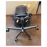 Ergonomic Mesh Office Chair - Adjustable Armrests, 5-Star Base
