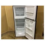 Vissani Top Freezer Refrigerator In Black