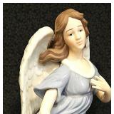The Grandeur Noel Angel figurine 2003 Collector
