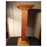 Pedestal plant stand