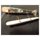 2 Vintage wooden Musky fishing lures (1 with metal tail)