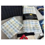 New Hand Towels, Kitchen Towels, Dish Cloths, Pot Holders, Toaster Cover, Etc