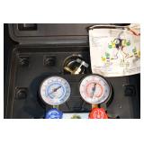 Pittsburgh A/C Manifold Gauge Set - R-134A, 2 Gauges, 3 Hoses, Case
