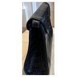 LR - Vintage Valerie Ann Black Embossed Leather Shoulder Bag with Gold Alligator Clasp