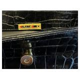 LR - Vintage Valerie Ann Black Embossed Leather Shoulder Bag with Gold Alligator Clasp