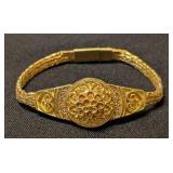 K - Vintage 18K Gold Bracelet with Diamond Chips