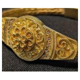 K - Vintage 18K Gold Bracelet with Diamond Chips