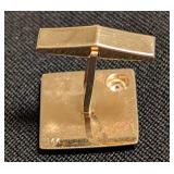 K - Pair of Cufflinks 14K Gold Diamond Bezel Square