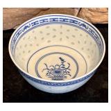 FR - Chinese Blue and White Rice Grain Porcelain Bowls and Spoons Set