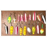 LR - Vintage Dardevle Spoons Lot - Assorted Colors