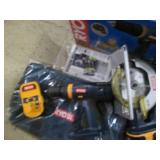 Ryobi saw and drill, 2 batteries, n...