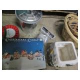 Lot of home decor in a covered tote...