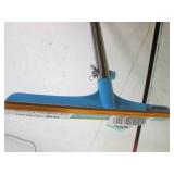 Rubbermaid commercial mop bucket wi...