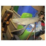 Pallet lot of approximately 15 tote...