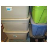 Pallet lot of approximately 15 tote...
