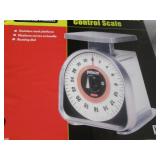 New Rubbermaid 32 oz scale...