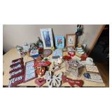 Decorative Wall Signs and Home Decor Items including "Welcome" Star Sign, "Home Sweet Home" Heart, and Various Inspirational Plaques