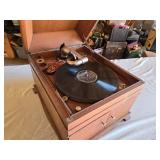 Victor Talking Machine Co. VV-IXA Phonograph - Spins, Lid is Loose on One Hinge, Needle Slides Across Record too Fast to Play