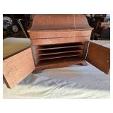 Victor Talking Machine Co. VV-IXA Phonograph - Spins, Lid is Loose on One Hinge, Needle Slides Across Record too Fast to Play