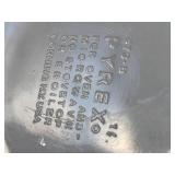 Pyrex 470-B Casserole Dish with Lid
