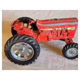 Tru-Scale 891 Toy Tractor  - broken steering wheel