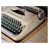 Commander Portable Typewriter with Case