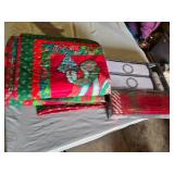 Holiday Quilt and Bathroom Set