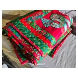 Holiday Quilt and Bathroom Set