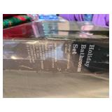 Holiday Quilt and Bathroom Set