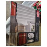 Holiday Quilt and Bathroom Set