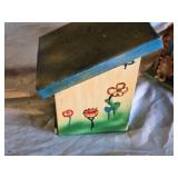 Wooden Birdhouse and Decorative Cabin Birdhouse