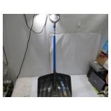 NEW Suncast 20" Steel Core Combo Snow Shovel and Pusher