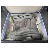 Used Ella Boots Memory foam Water Repellent Sz11