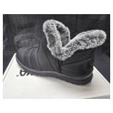 Northtown Winter Boots Sz Med In Black