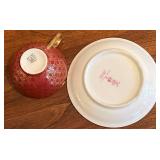 DR - 2x Vintage Teacups & Saucers with Creamer