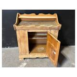 Vintage Oak Cabinet with Scalloped Top - Single Door, Inner Shelving
