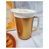 Spirit Demi Pot Unbreakable - 7-Piece Kitchen Set with 4 Green Mugs, Amber Plate, Pitcher